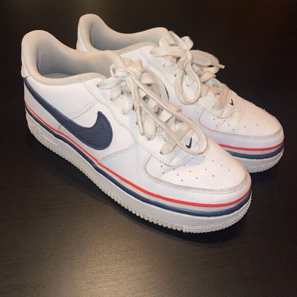 Nike Air Force 1 Low LV8 Ribbon White Blue size 5Y Youth Shoes - Picture 1 of 4